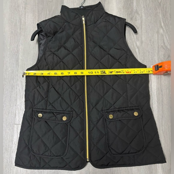 St John’s Bay Black Quilted Vest With Gold Zipper & Pockets Women’s Size Medium - Picture 8 of 10